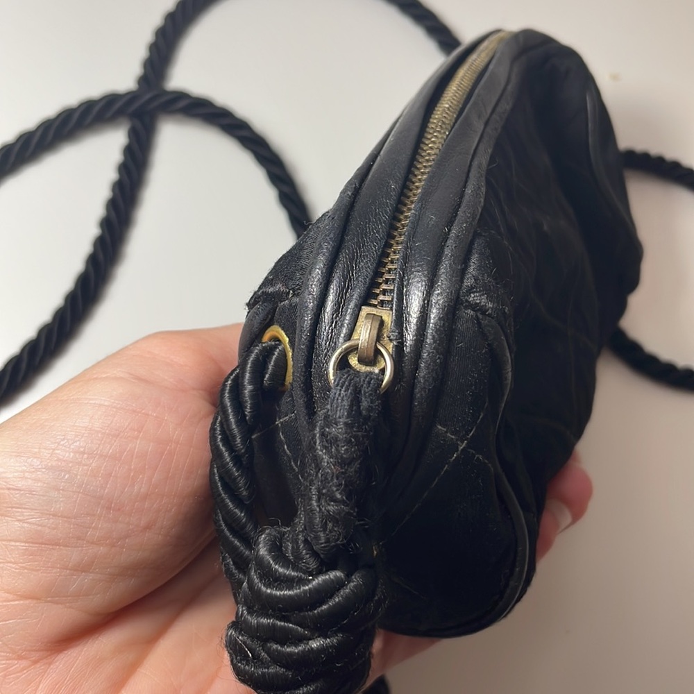 AUTHENTIC VINTAGE CHANEL CROSS BODY POUCH SATIN BLACK TASSLE - Picture 3 of 15